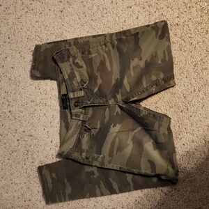 Seven7 Camoflage Distressed Design Skinny Pants Sz 6